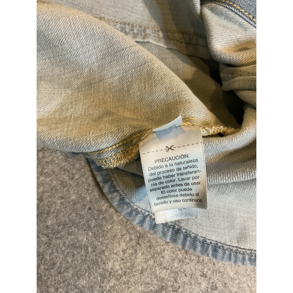 NWT Universal Thread Women's Slim Fit Denim Western Shirt Light Wash Blue Size 2 - Picture 6 of 10